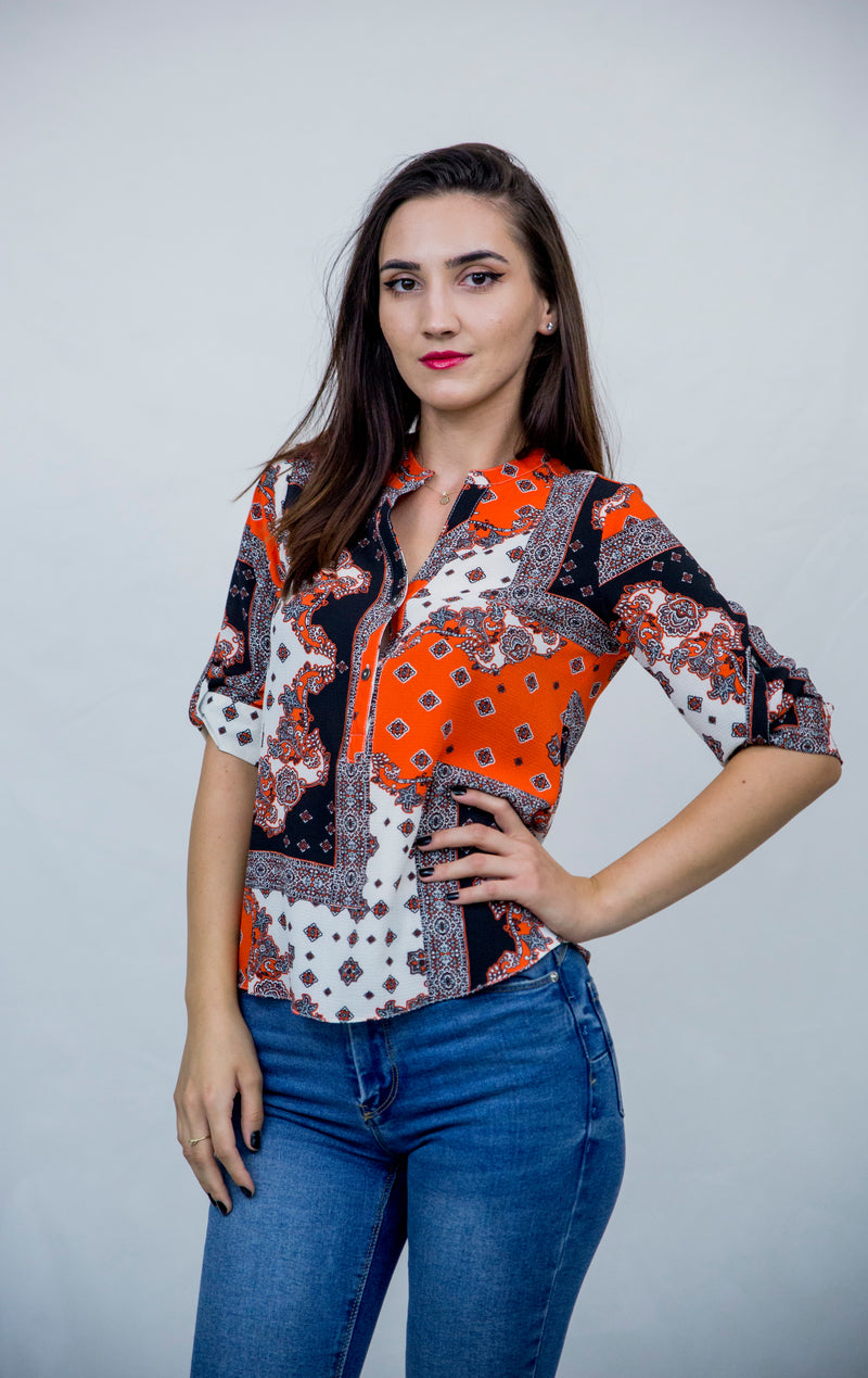 Bluza tunica in V cu imprimeu multicolor