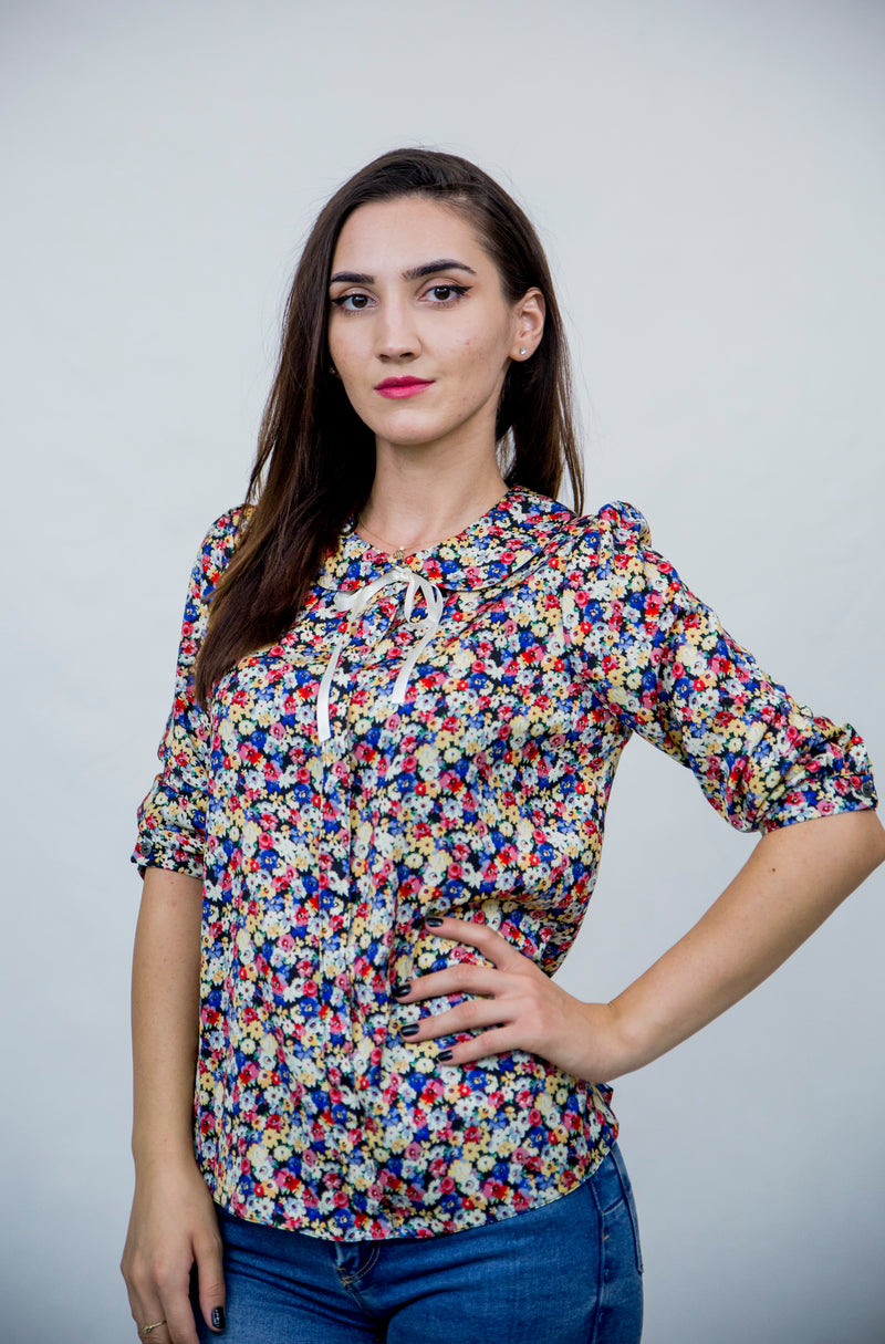 Bluza fenta cu imprimeu multicolor