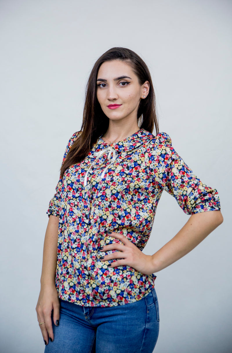 Bluza fenta cu imprimeu multicolor