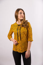 Bluza guler rotund, orange cu animal print