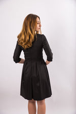Rochie cute cu corseleta, neagra usor evazata